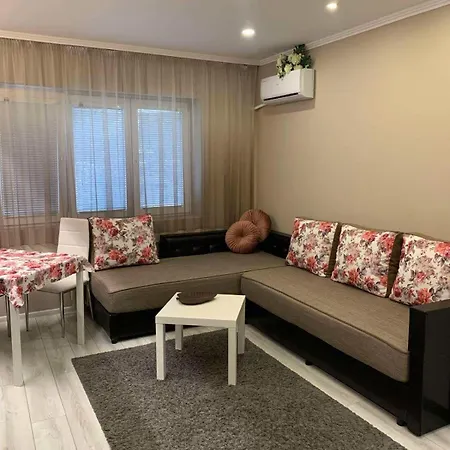 Harmony Centrally Located Appartement *